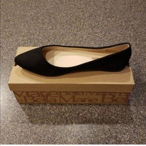 Bella Marie Black Suede Flats🖤🖤